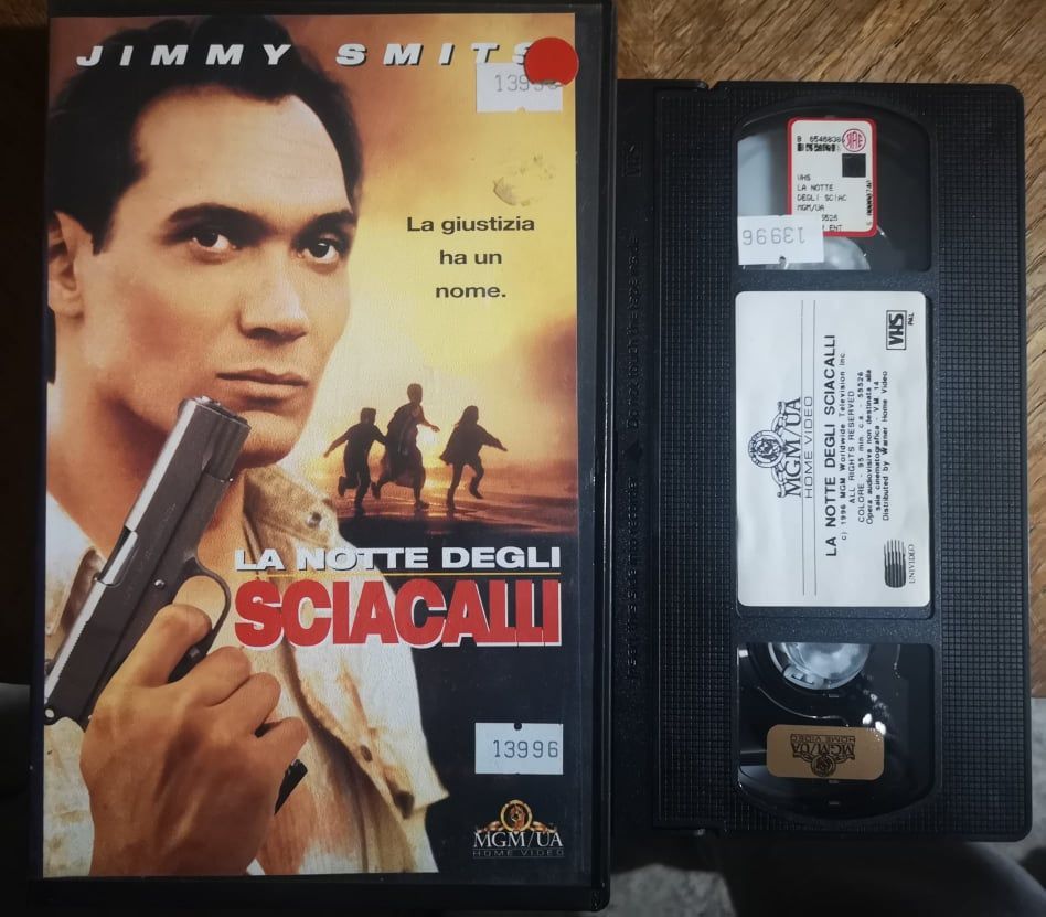 TeknoFilm - VHS – LA NOTTE DEGLI SCIACALLI di Stephen Cornwell (1996) - MGM (INEDITO IN DVD) TeknoFilm - VHS – LA NOTTE DEGLI SCIACALLI di Stephen Cornwell (1996) - MGM (INEDITO IN DVD)
