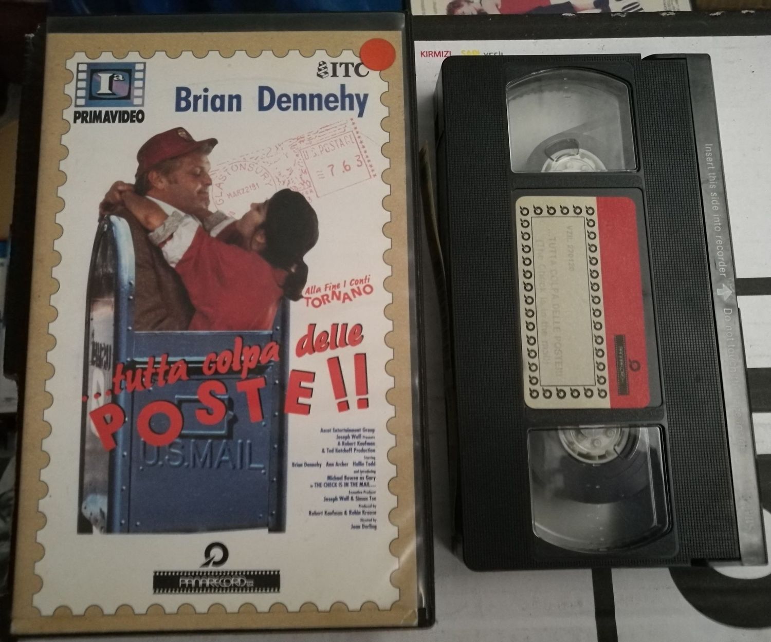 TeknoFilm - VHS – TUTTA COLPA DELLE POSTE di Joan Darling (1986) - PANARECORD (INEDITO IN DVD) TeknoFilm - VHS – TUTTA COLPA DELLE POSTE di Joan Darling (1986) - PANARECORD (INEDITO IN DVD)