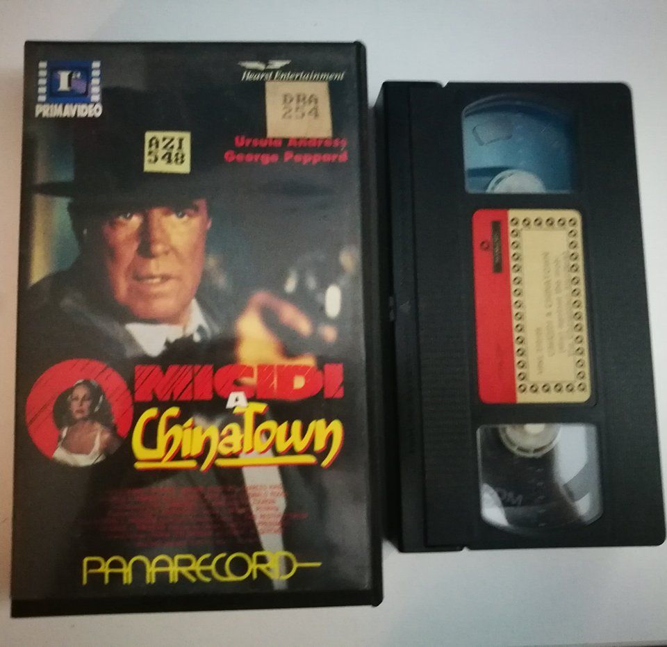 TeknoFilm - VHS – OMICIDI A CHINATOWN di Michael Pressman (1989) - PANARECORD (INEDITO IN DVD) TeknoFilm - VHS – OMICIDI A CHINATOWN di Michael Pressman (1989) - PANARECORD (INEDITO IN DVD)