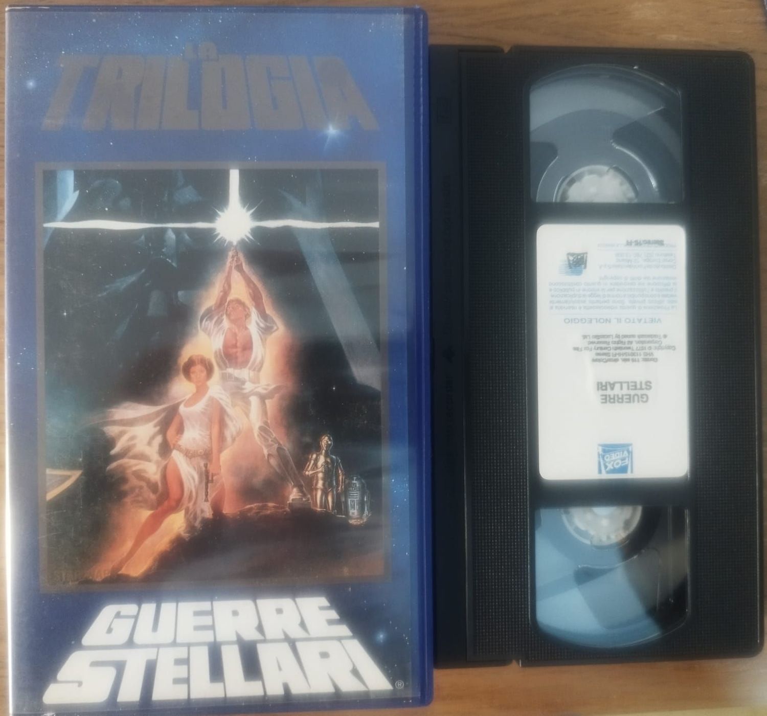 TeknoFilm – VHS – STAR WARS IV - GUERRE STELLARI di George Lucas (1977) - 20TH CENTURY FOX TeknoFilm – VHS – STAR WARS IV - GUERRE STELLARI di George Lucas (1977) - 20TH CENTURY FOX