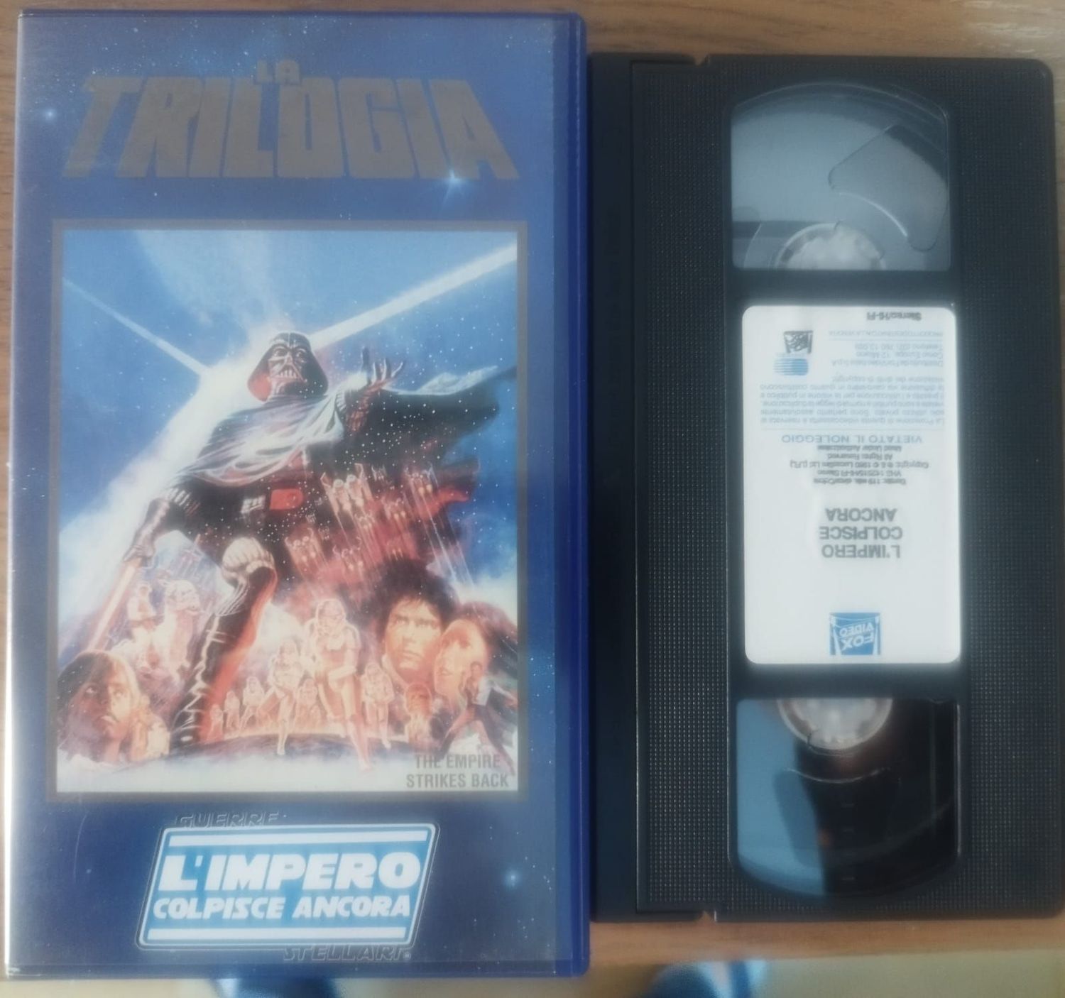 TeknoFilm – VHS – STAR WARS V - L'IMPERO COLPISCE ANCORA di Irvin Kershner (1980) - 20TH CENTURY FOX TeknoFilm – VHS – STAR WARS V - L'IMPERO COLPISCE ANCORA di Irvin Kershner (1980) - 20TH CENTURY FOX