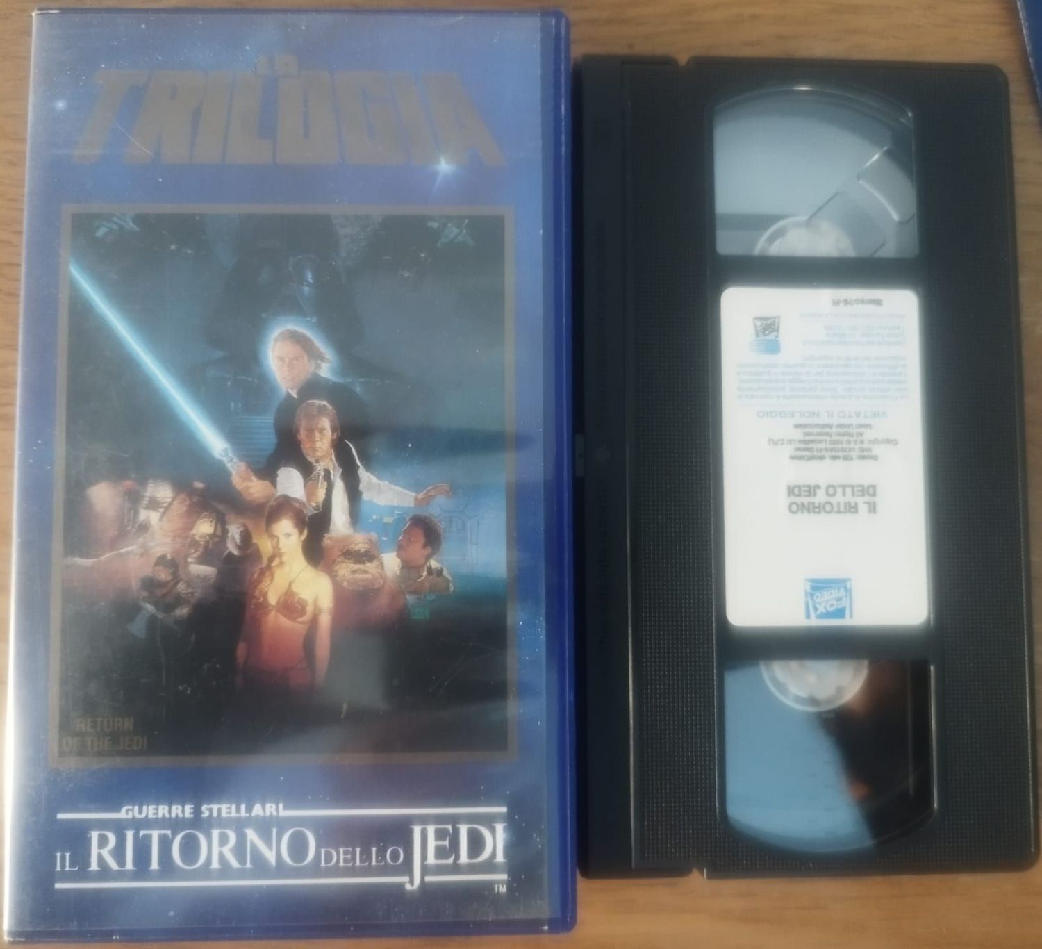 TeknoFilm – VHS – STAR WARS VI - IL RITORNO DELLO JEDI di Richard Marquand (1983) - 20TH CENTURY FOX TeknoFilm – VHS – STAR WARS VI - IL RITORNO DELLO JEDI di Richard Marquand (1983) - 20TH CENTURY FOX