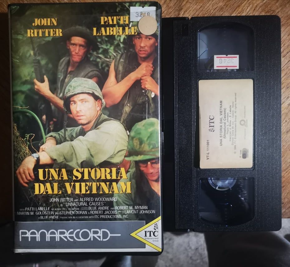 TeknoFilm - VHS – UNA STORIA DAL VIETNAM di Lamont Johnson (1986) - PANARECORD (INEDITO IN DVD) TeknoFilm - VHS – UNA STORIA DAL VIETNAM di Lamont Johnson (1986) - PANARECORD (INEDITO IN DVD)