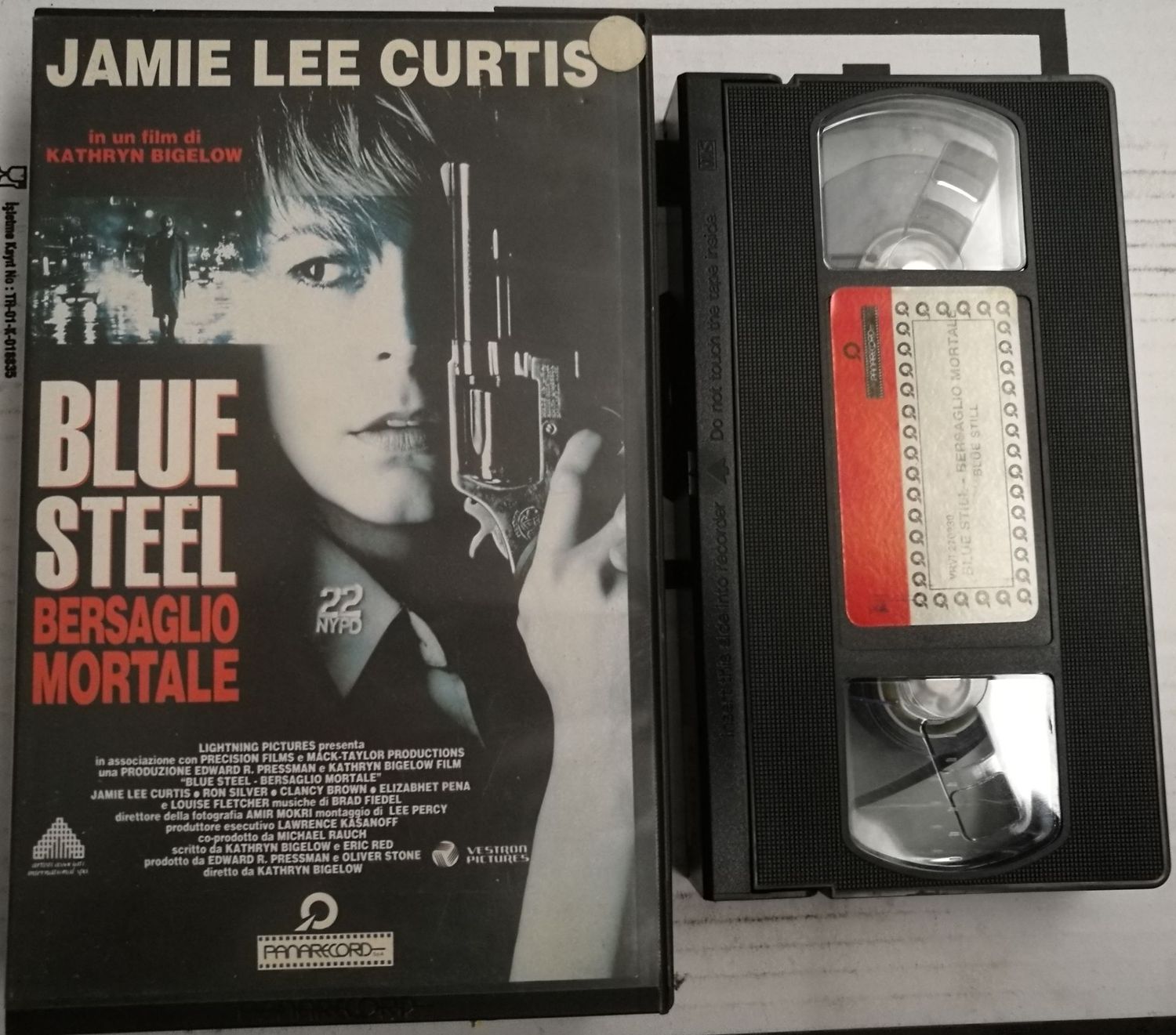 TeknoFilm - VHS – BLUE STEEL - BERSAGLIO MORTALE di Kathryn Bigelow (1990) - RCS TeknoFilm - VHS – BLUE STEEL - BERSAGLIO MORTALE di Kathryn Bigelow (1990) - RCS
