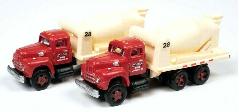 Mini Metals 50424 54&#39; R-190 IH Cement Truck 2-Pack