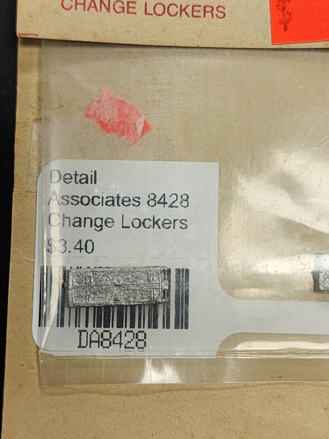 Detail Associates 8428 Change Lockers