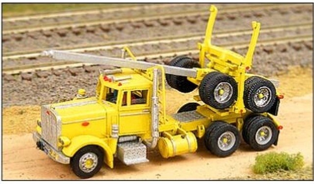 GHQ 52-007 N Peterbuilt 359 Logging Truck &amp; Trailer Kit