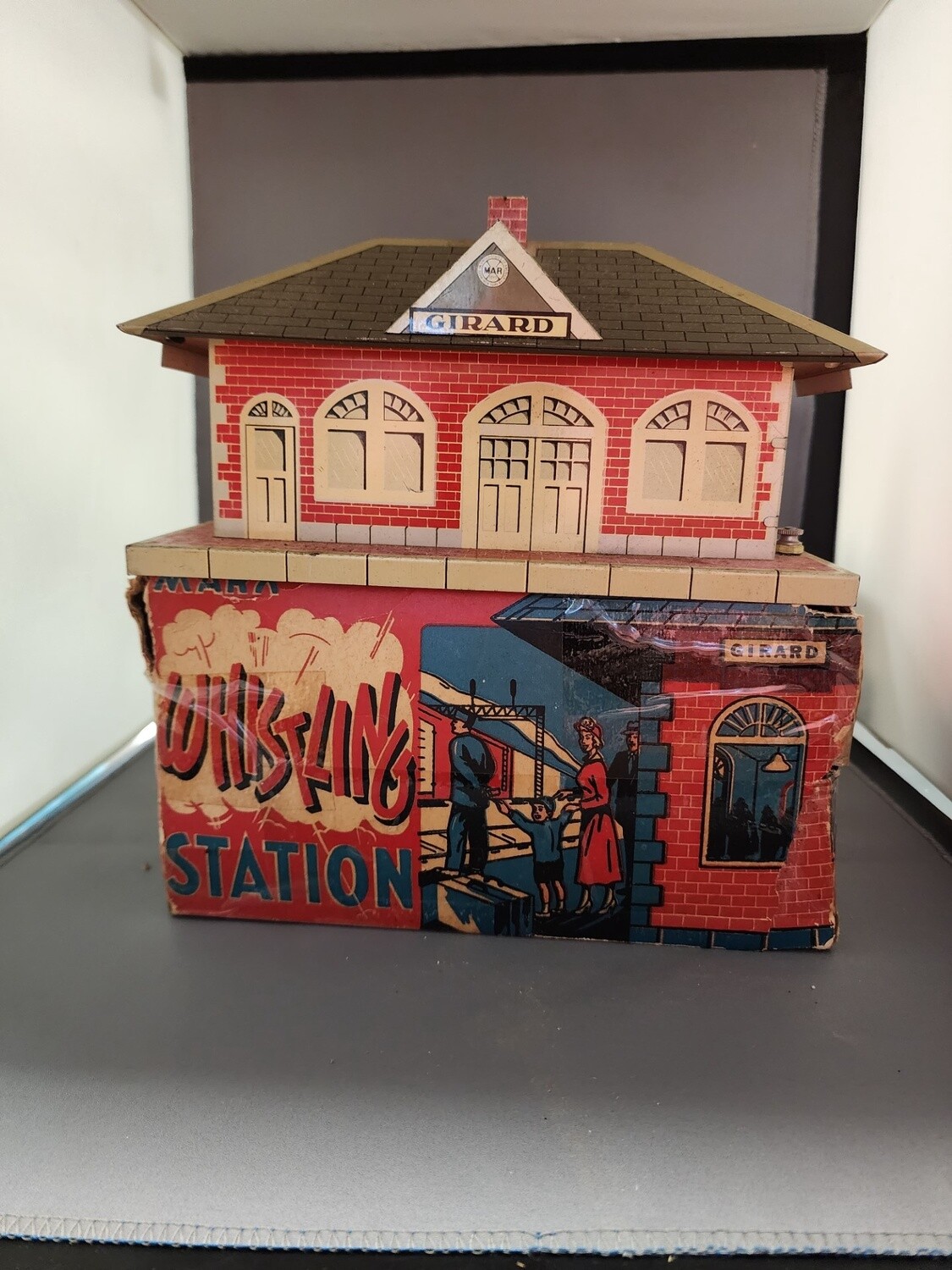 Used O Marx 2960 Whistling Station w/partial box