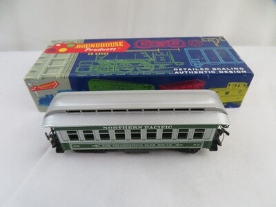 Used Roundhouse HO NP Old Time Passenger Car Coach