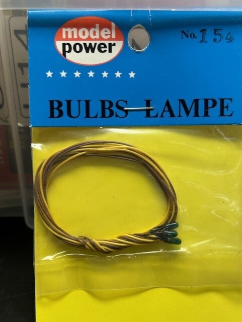 Model Power GOR BULB #154 (Green 1.5v)