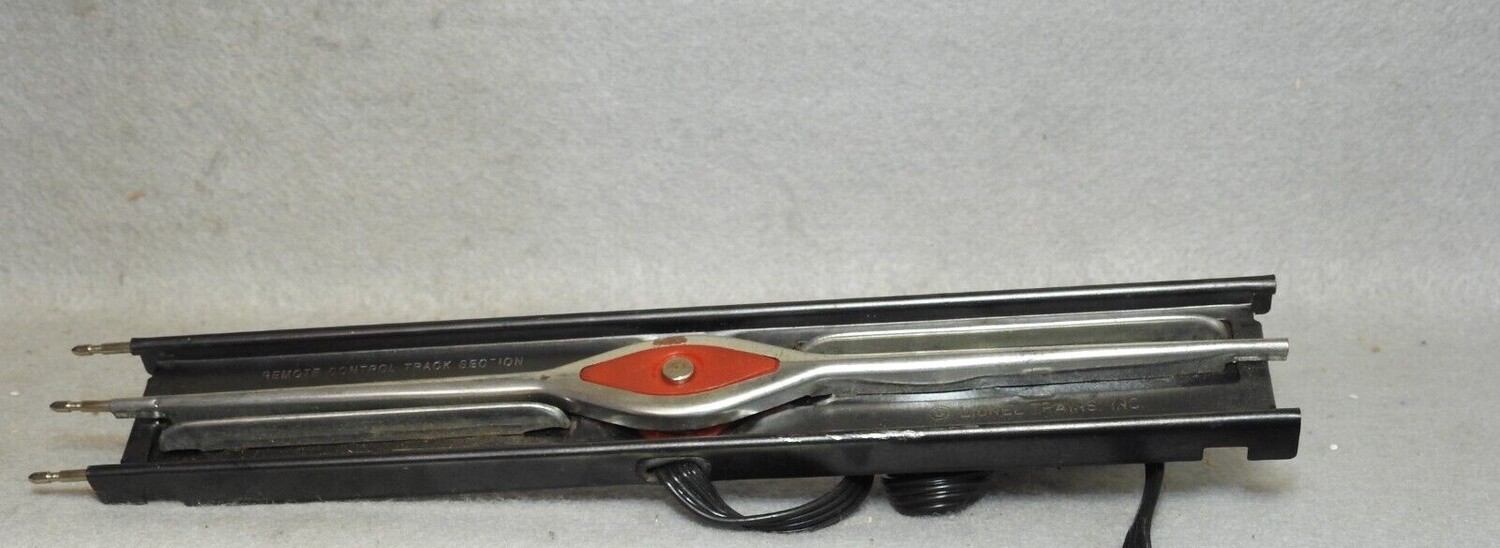 Used O Lionel 6-5530 Remote Control Track Section