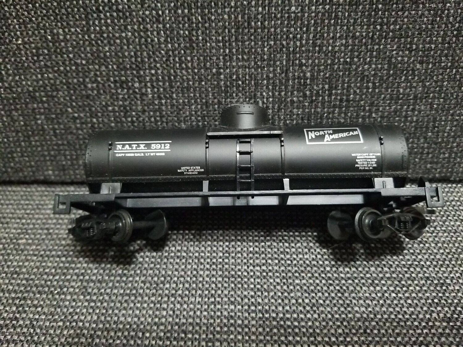 Used HO Scale North American Tank Car NATX #5912