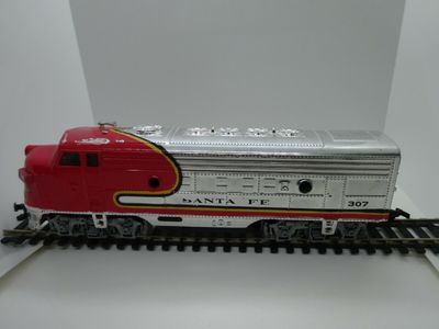 Used Bachmann HO Scale Santa Fe/ATSF Diesel Locomotive 307 ATSF