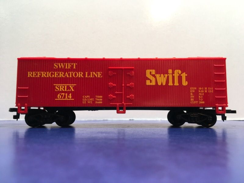 HO LifeLike “Swift Refrigerator Lines” 40&#39; Reefer Car SRLX-6714