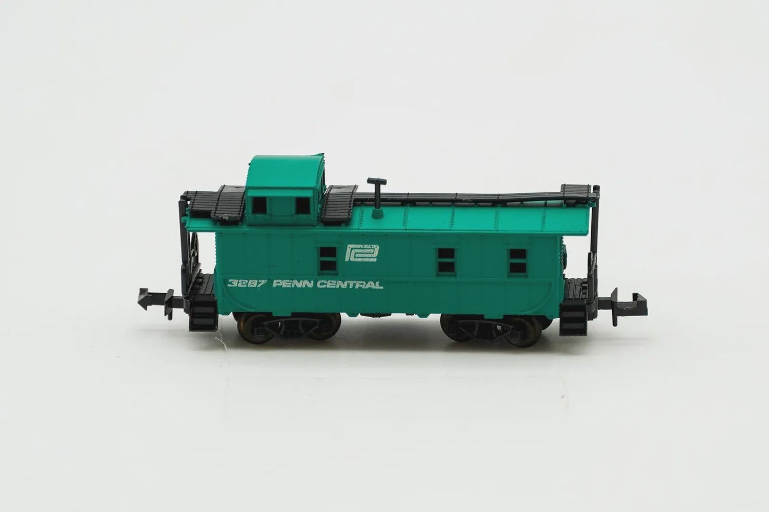 Used N Trix Penn Central #3287 Offset Cupola Caboose