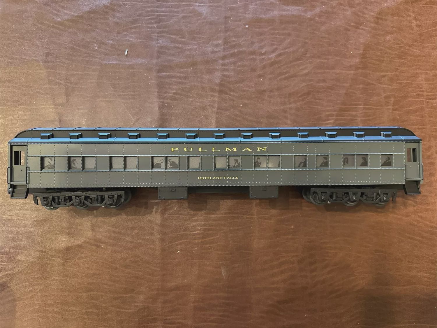 Used O Lionel 6-19095 NYC Heavyweight &quot;Highland Falls&quot; Heavyweight Sleeper Car