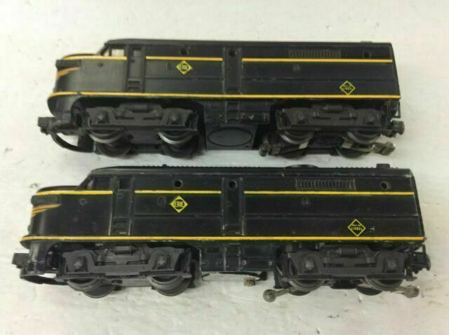 Used O Lionel 2032 Erie Alco AA Diesel Locomotive Set (2032)
