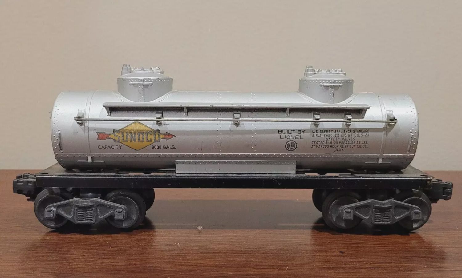 LIONEL O Scale SUNOCO TWO DOME TANK CAR