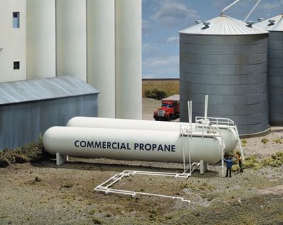 Walthers Part # 933-3129 HO scale Walthers Cornerstone Propane Tanks
