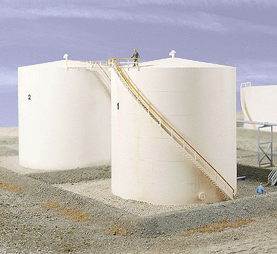 Walthers HO 933-3168 Tall Oil Storage Tanks w/Berm