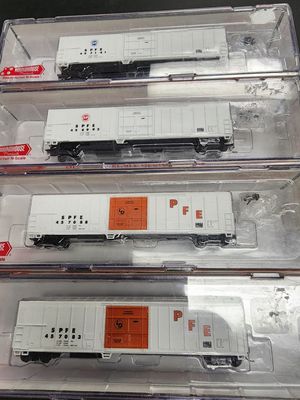 Used Roundhouse 4-Pack N Scale 57&#39; Reefer PFE