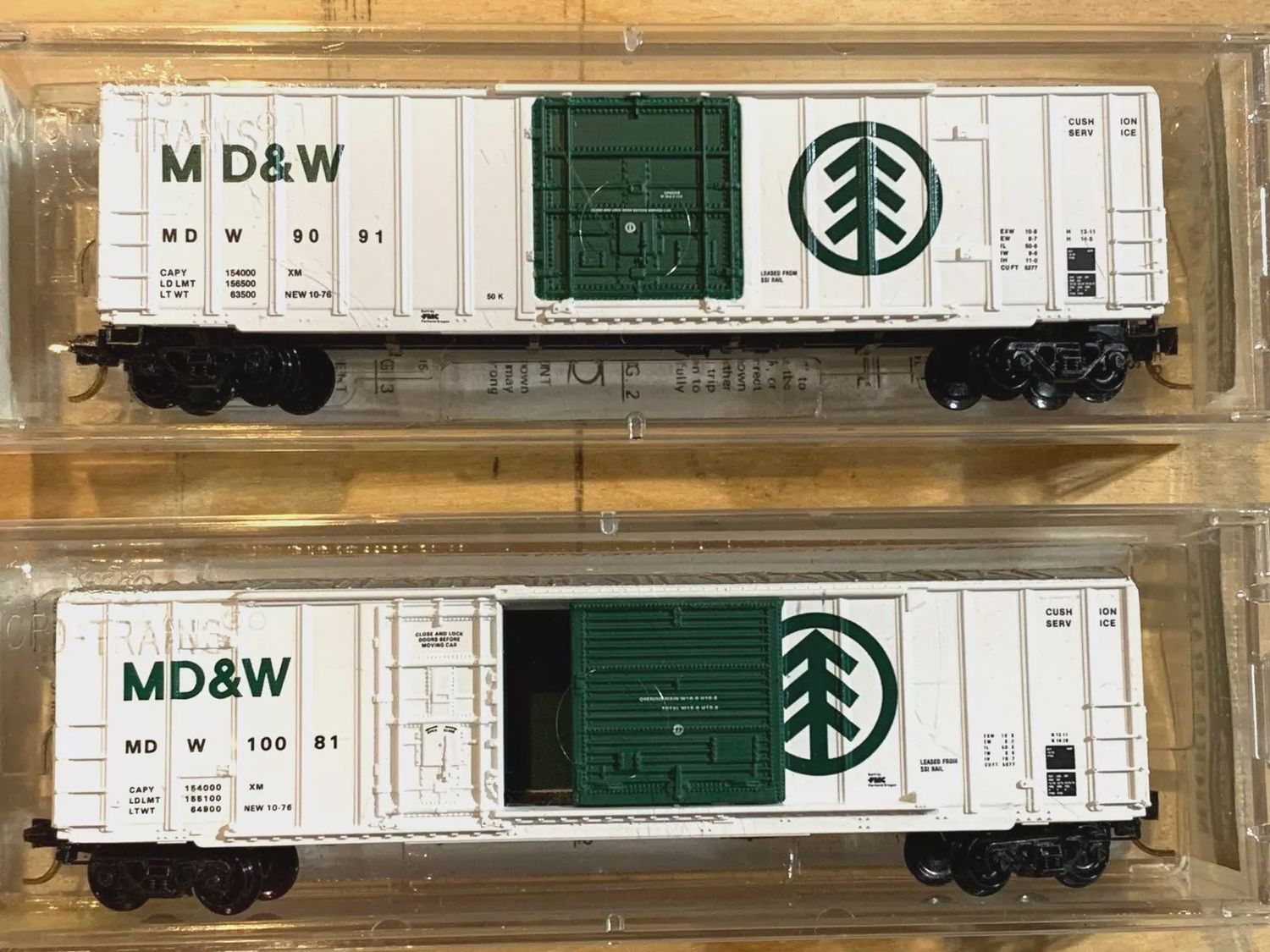 Used N Micro-Trains MD&amp;W 27100 50&#39; Rib Side Boxcar w/Plug Door