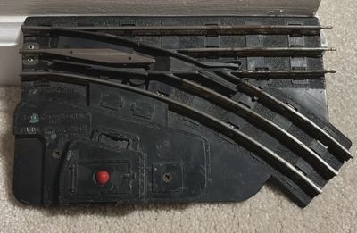 Used O LOUIS MARX &amp; Co. Vintage 027 Gauge Manual Control RH Switch Track-3 rail
