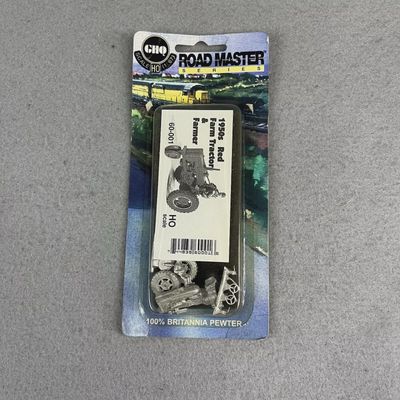 GHQ HO 60-001 Road Master 1950&#39;s Farm Tractor &amp; Farmer Vehicle Kit