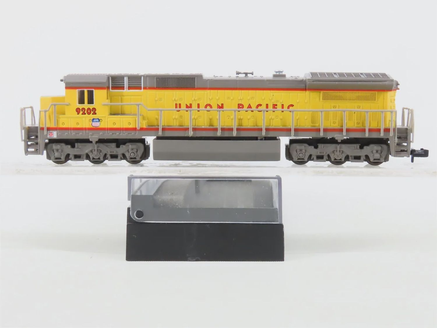 Used N Scale Bachmann #9202 Spectrum UP/Union Pacific GE Dash-8 Diesel