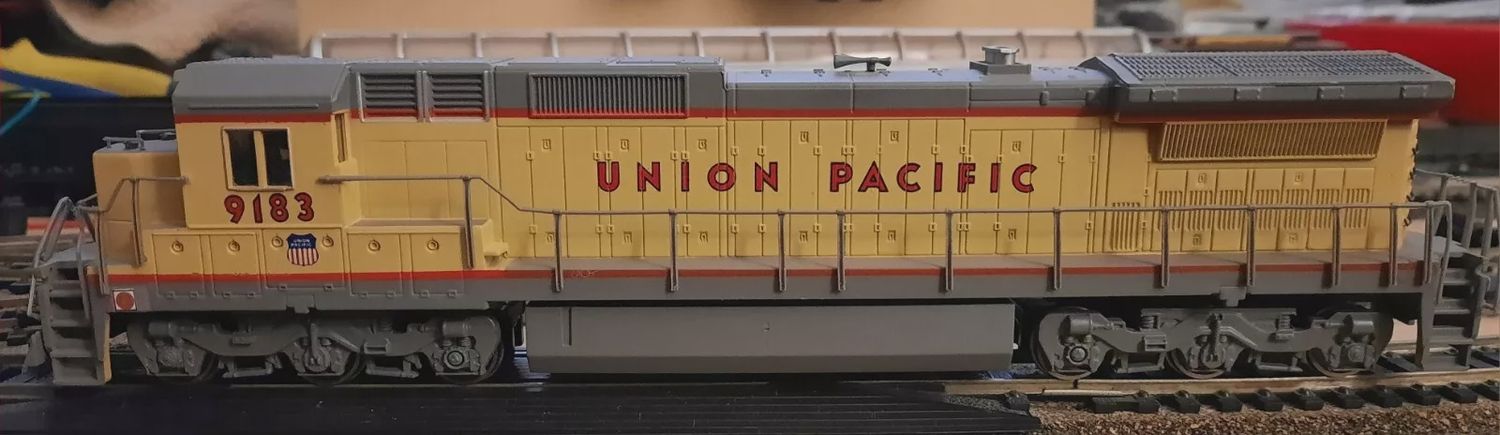 Used N Bachmann Spectrum Union Pacific Dash 8-40C 9183 Diesel Locomotive