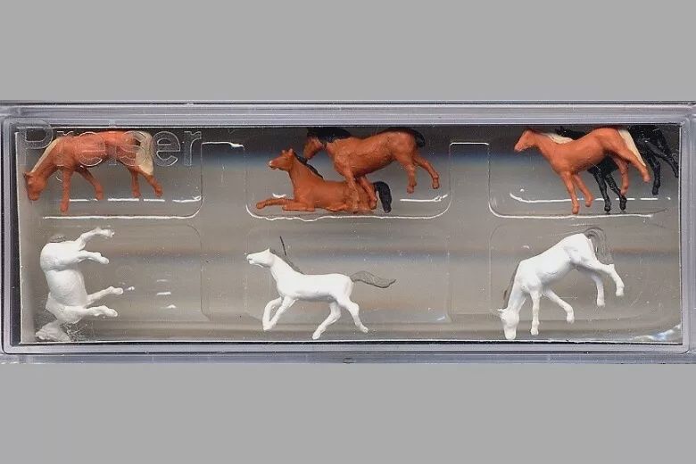Preiser 88578 Figurine Set &quot;Horses&quot;; 8 Figures; Unused, Original Packaging