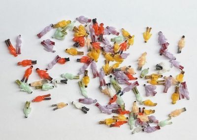Z-Scale Plastic 1:200 100 pcs Painted People