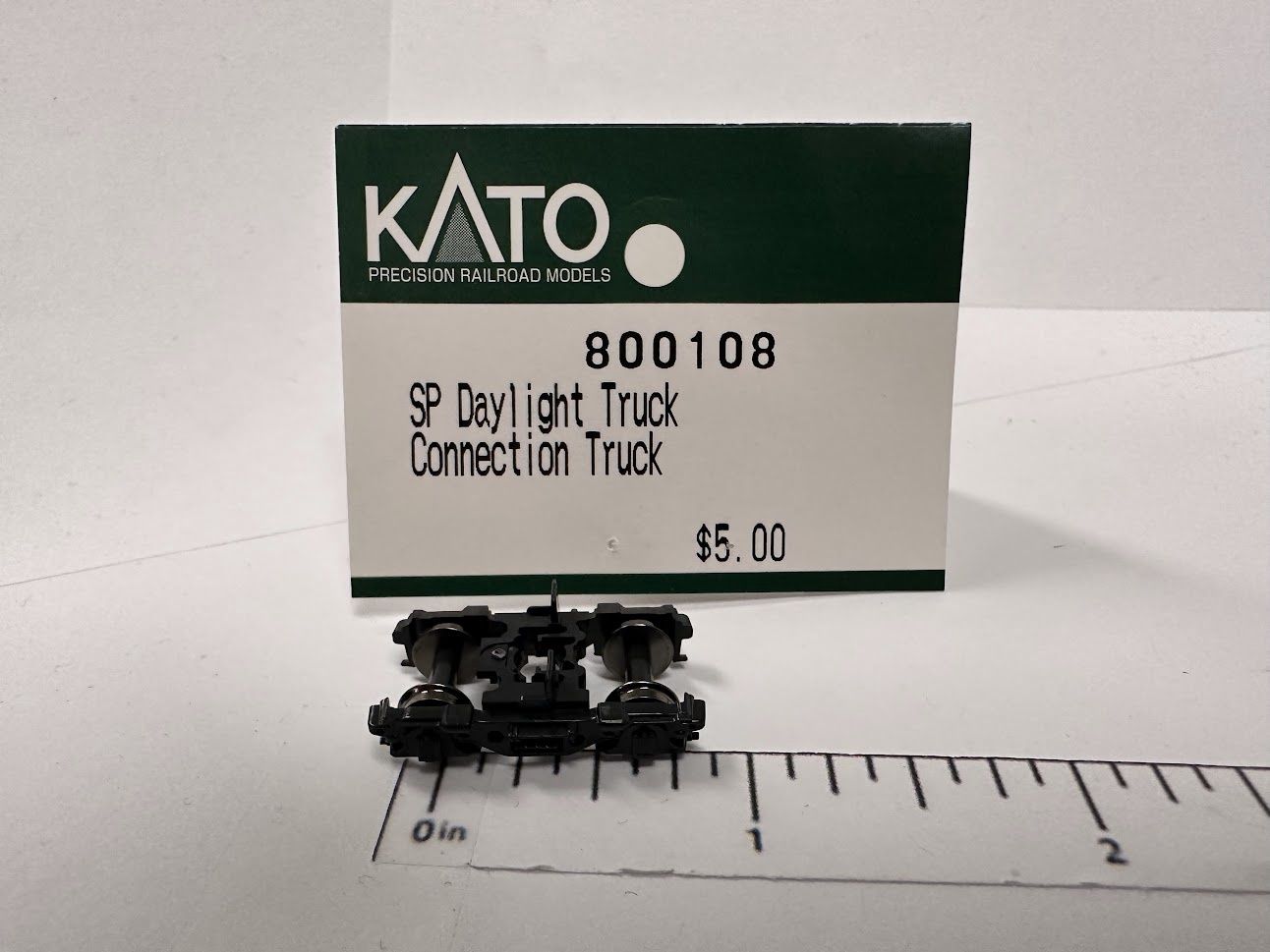 Kato N 800108 SP Daylight 2-Axle Articulated Truck (truck and wheels only)