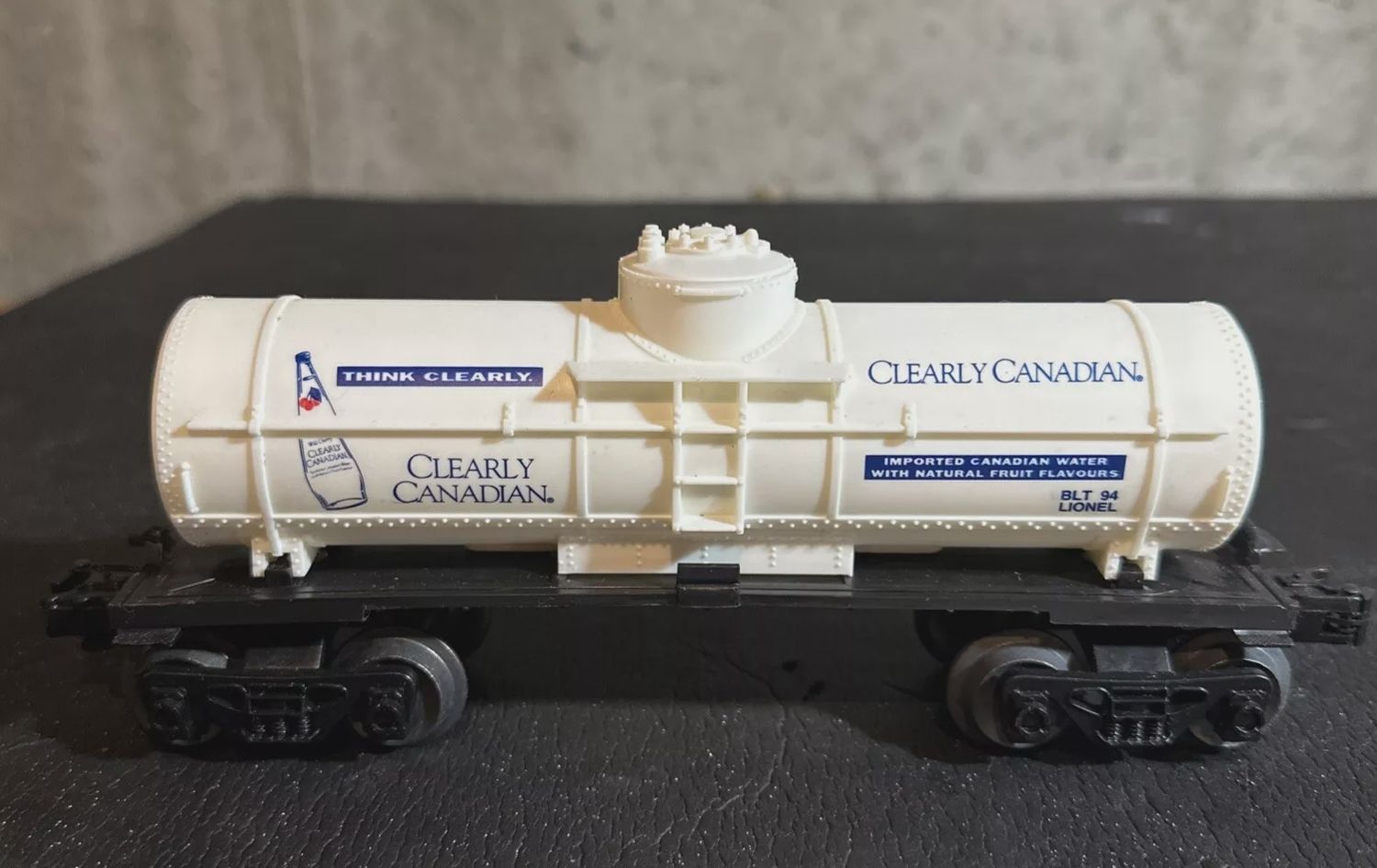 Used O Lionel 11788 Tank Car 6 - 16147 Clearly Canadian