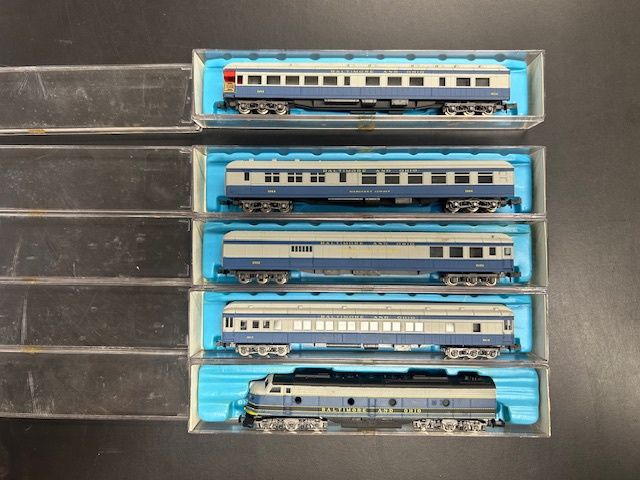 Used Atlas N 2102 B&amp;O E8 &amp; 4-car (2611-2614) Heavyweight passenger set