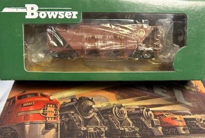 Used HO Bowser 41463 Pennsylvania H-30 3-Bay Covered Hopper PRR #254408