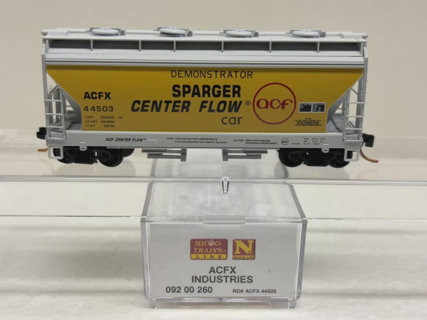 Used N Scale Micro-Trains 092 00 260 ACFX 44503 Covered Hopper