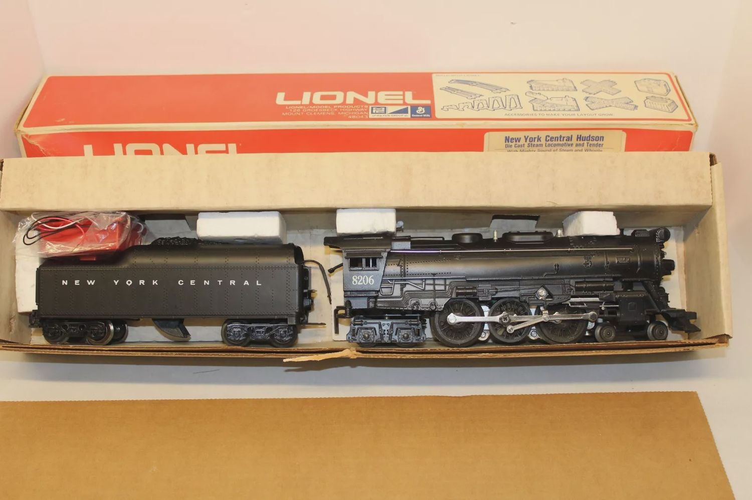 Used O Lionel 6-8206 O Gauge New York Central Hudson Locomotive &amp; Tender