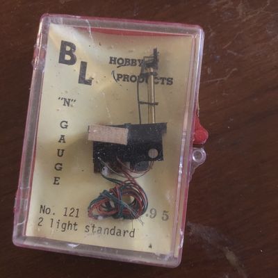 BL Hobby Products N 121 2-Light Signal Standard
