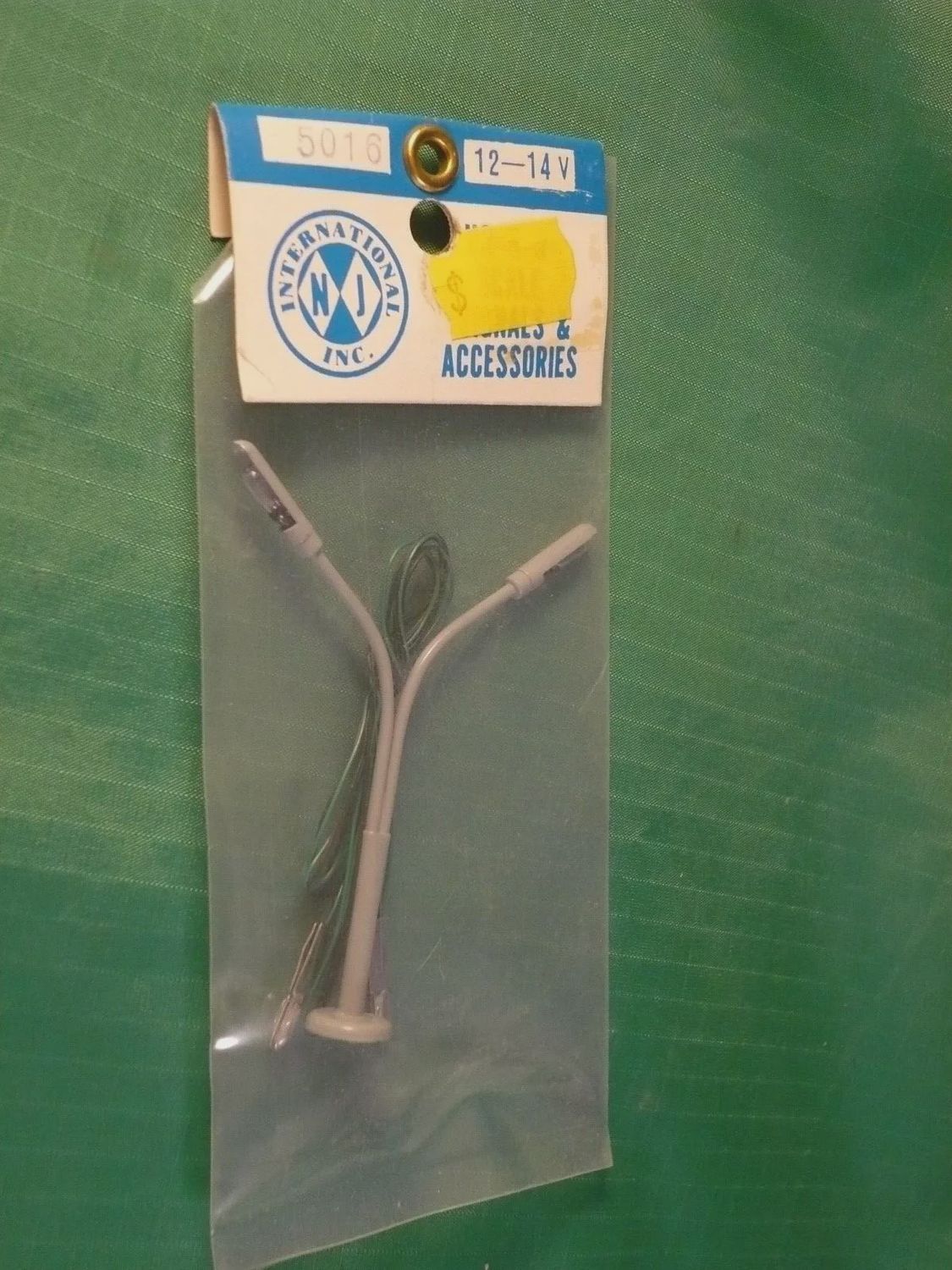 NJ International N 5016 Double Arm Boulevard Lamp 12-14 v bulb