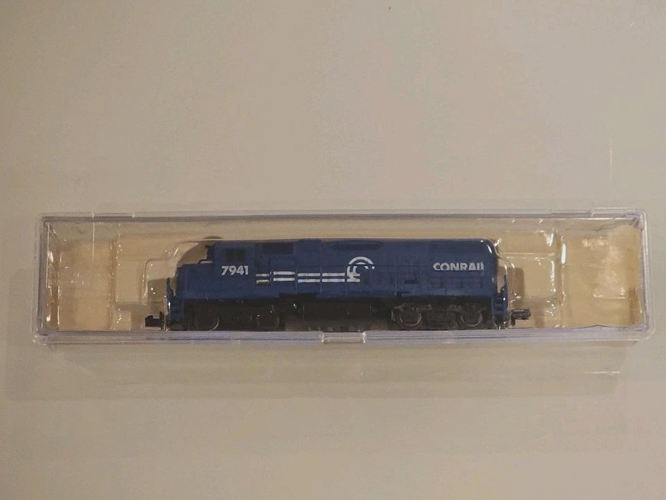 Used N Life-Like #7846 Conrail GP-38 DCC Locomotive CR 7941