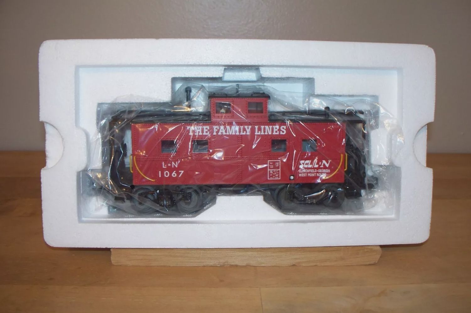 Used MTH O 30-7008F Louisville &amp; Nashville Steel Caboose Center  Coupla Road # 1067