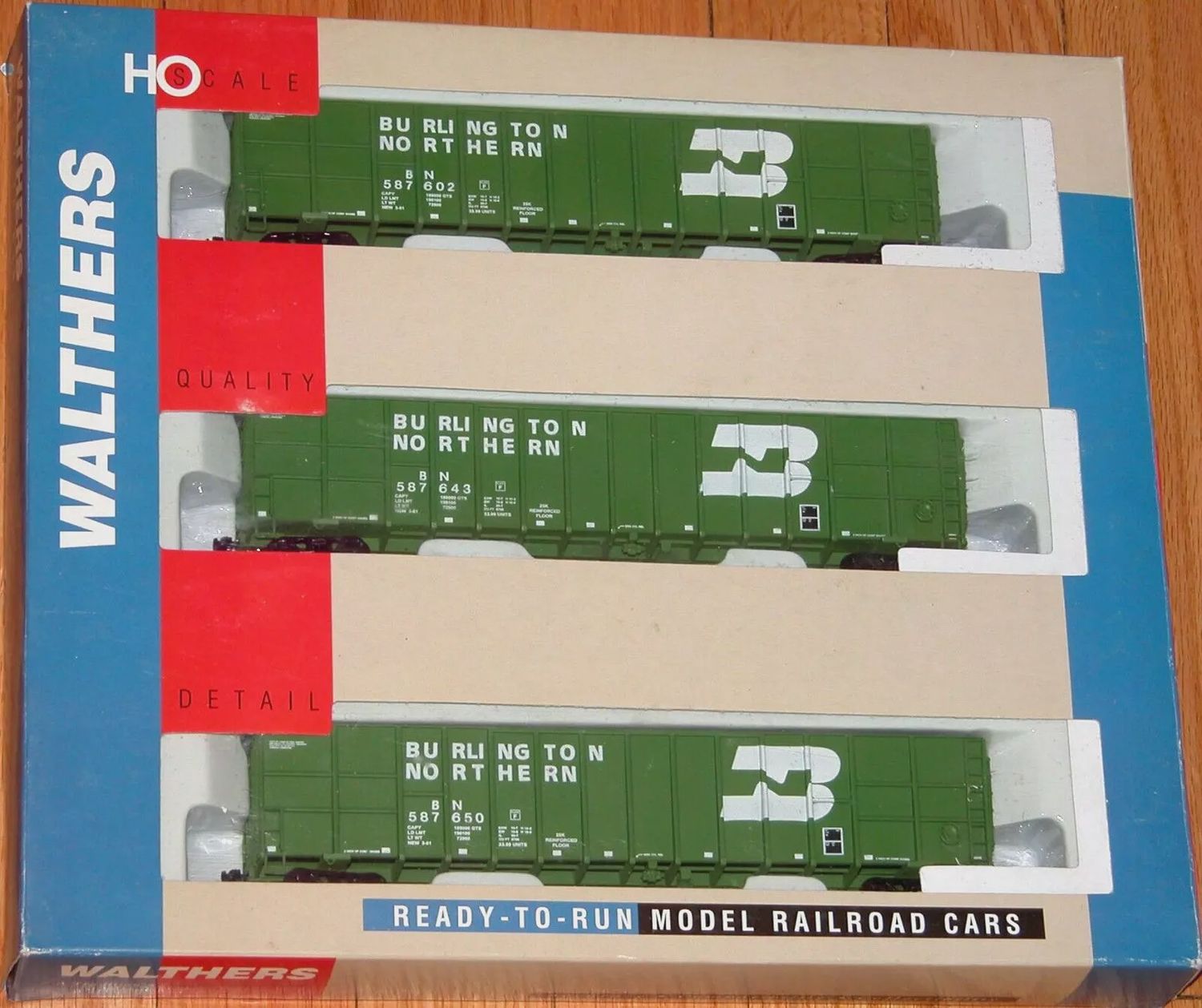 Used Walthers HO 932-34052 BN 61&#39; Wood Chip Cars 3-Pack