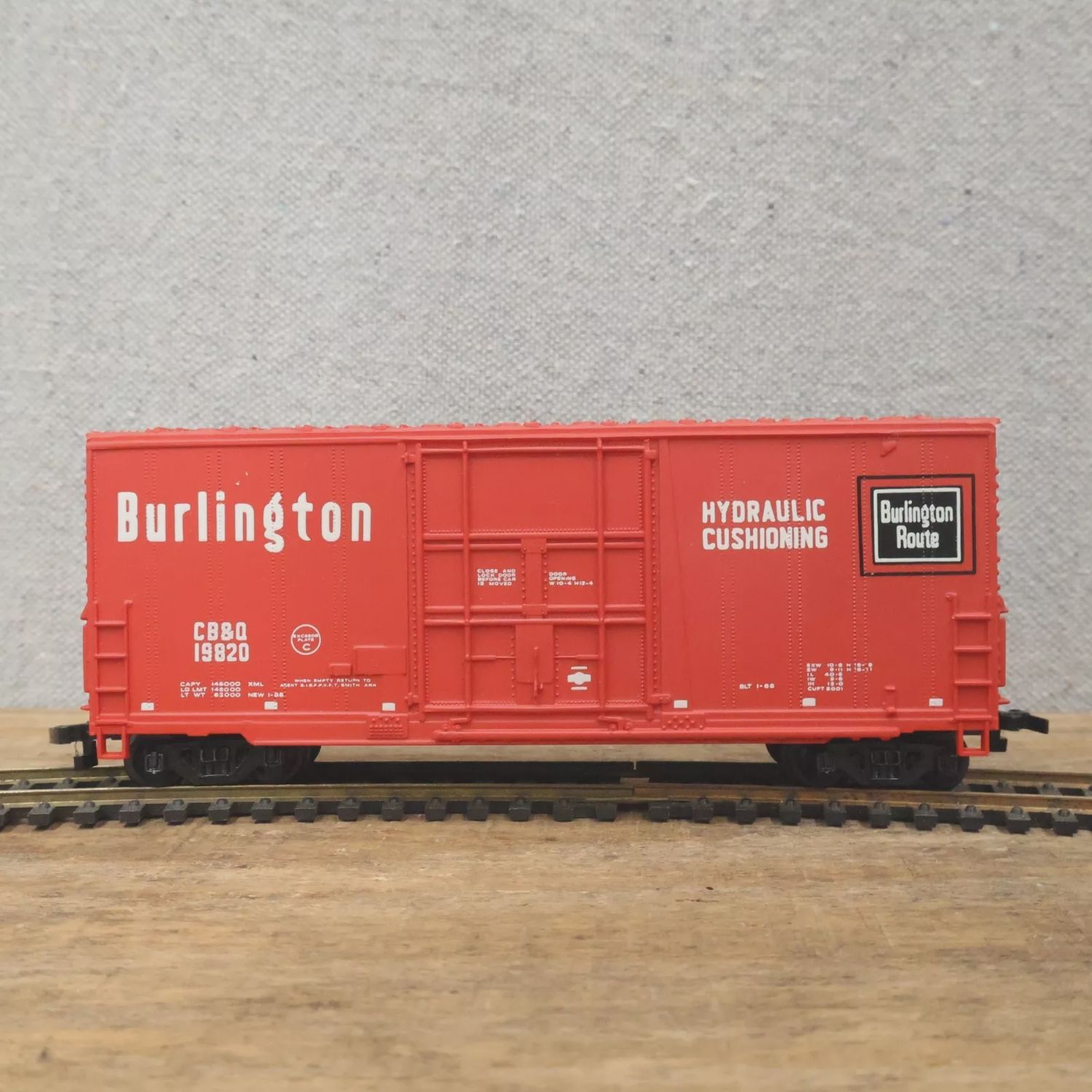 Used HO Bachmann CB&amp;Q 19820 Hi-Cube Box Burlington Route