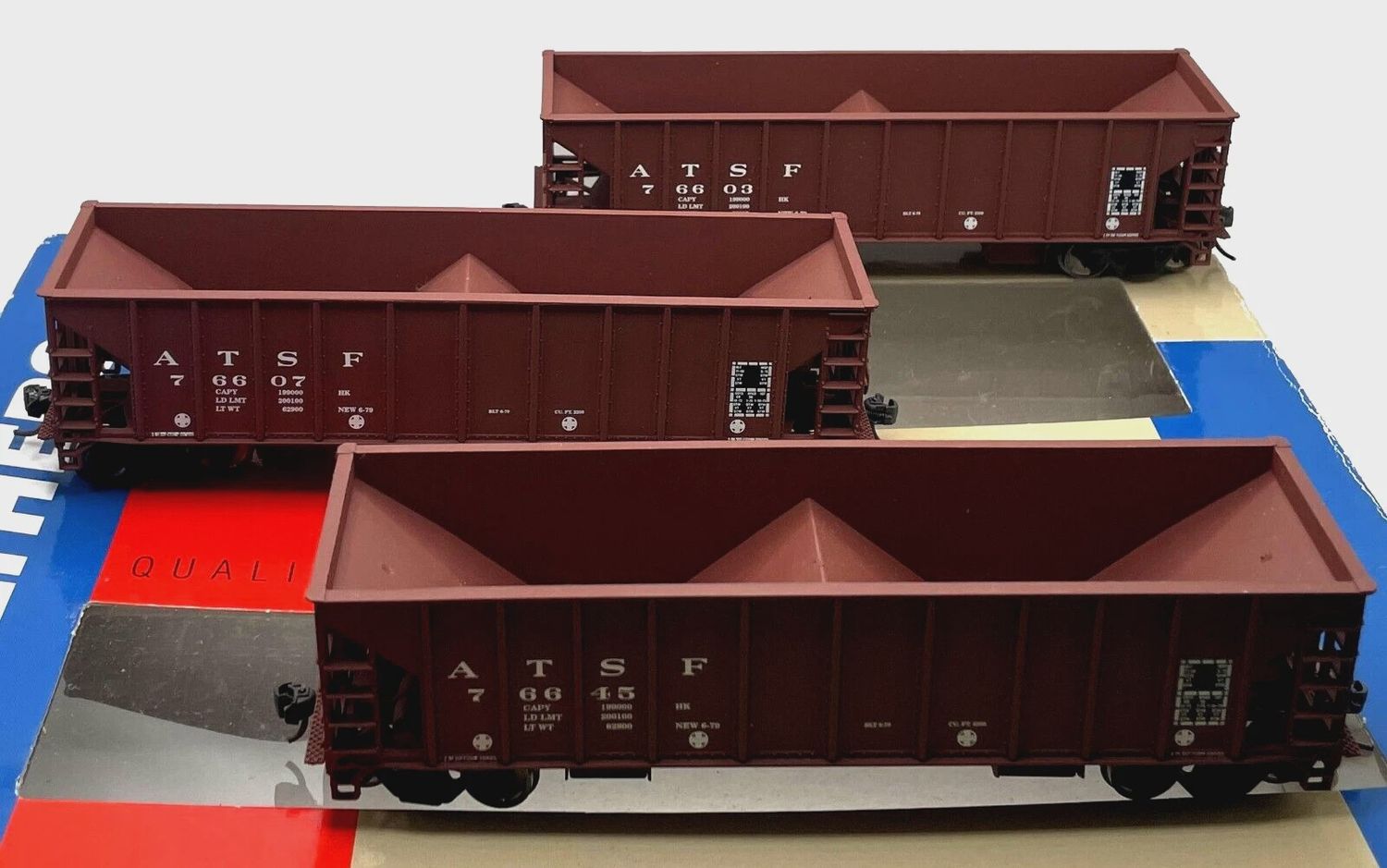 Used Walthers HO Ballast Hopper ATSF