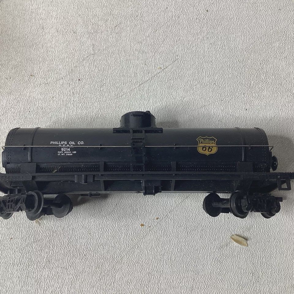 Used HO Bachmann Phillips Oil Co. 66 Single Dome Tank Car PSPX 9214