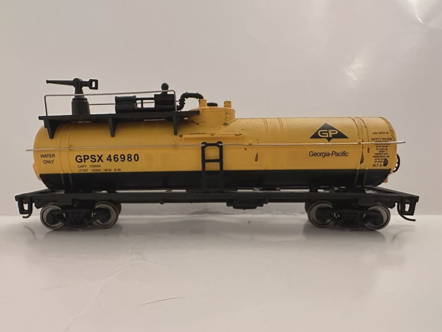 Used HO Walthers Trainline Georgia Pacific GPSX 46980 Firefighting Car