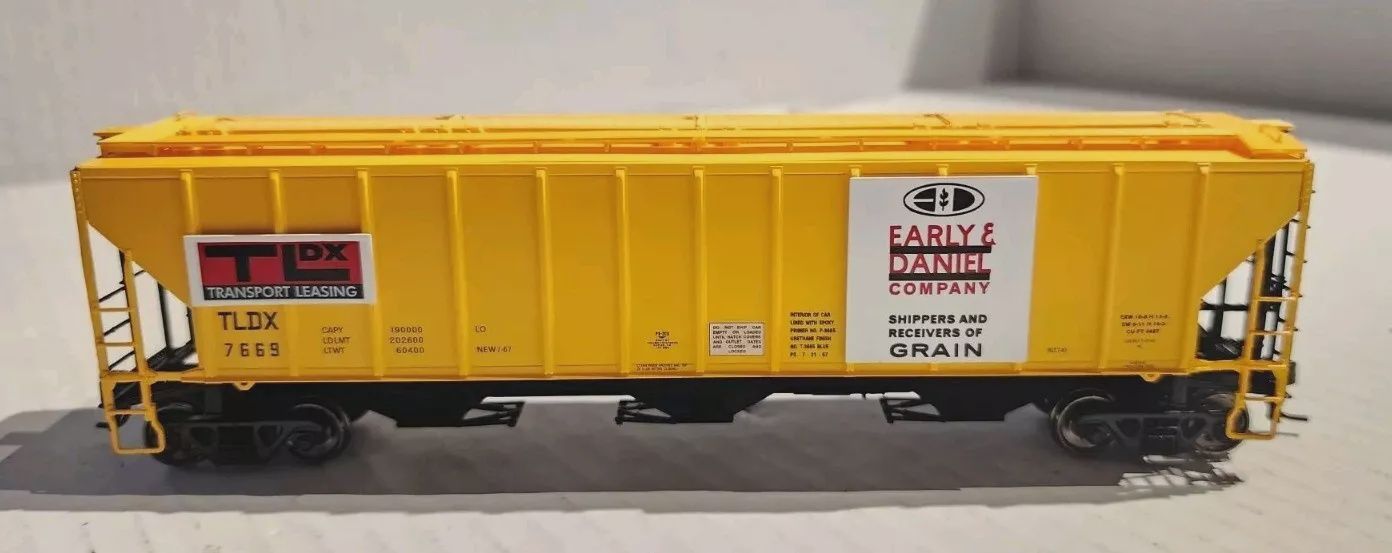 Used HO Life-Like Proto 2000 PS-2CD High Side Covered Hopper TLDX E&amp;D #7669