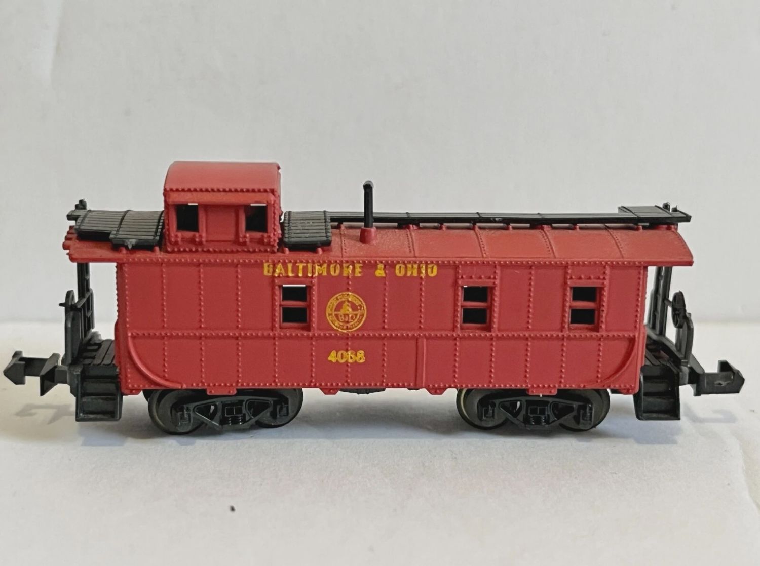Used N Trix B&amp;O 4068 Offset Cupola Caboose