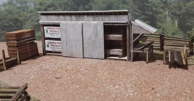 Osborn HO 1118 Lumber Shed with Cutting Station Craftsman Kit